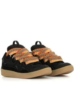 Sneakers Curb